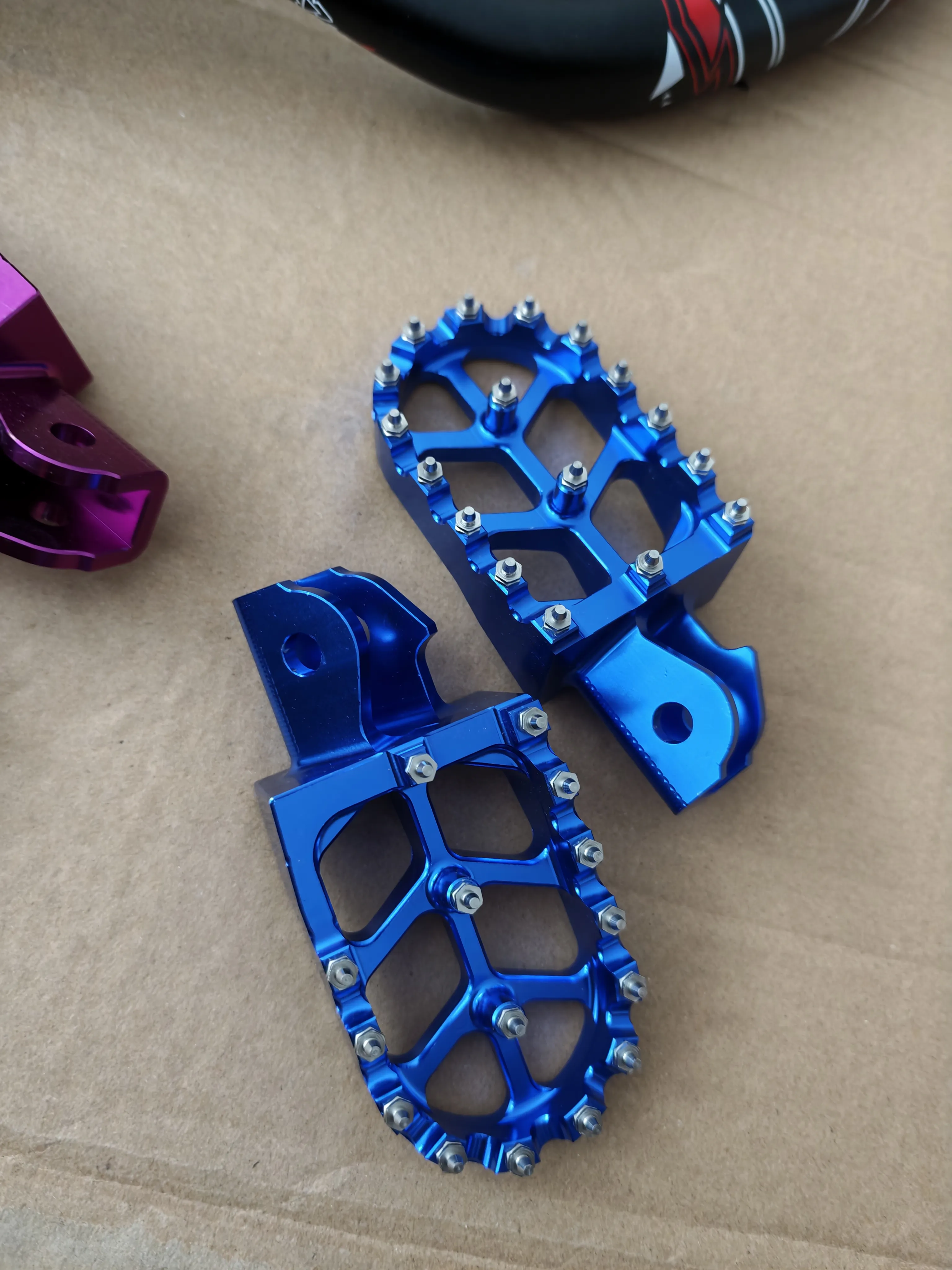 Estriberas CNC azules